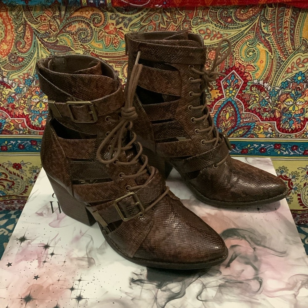 Size 8 Brown Coconuts by Matisse Cutout Lace Up Booties—Excellent Condition!